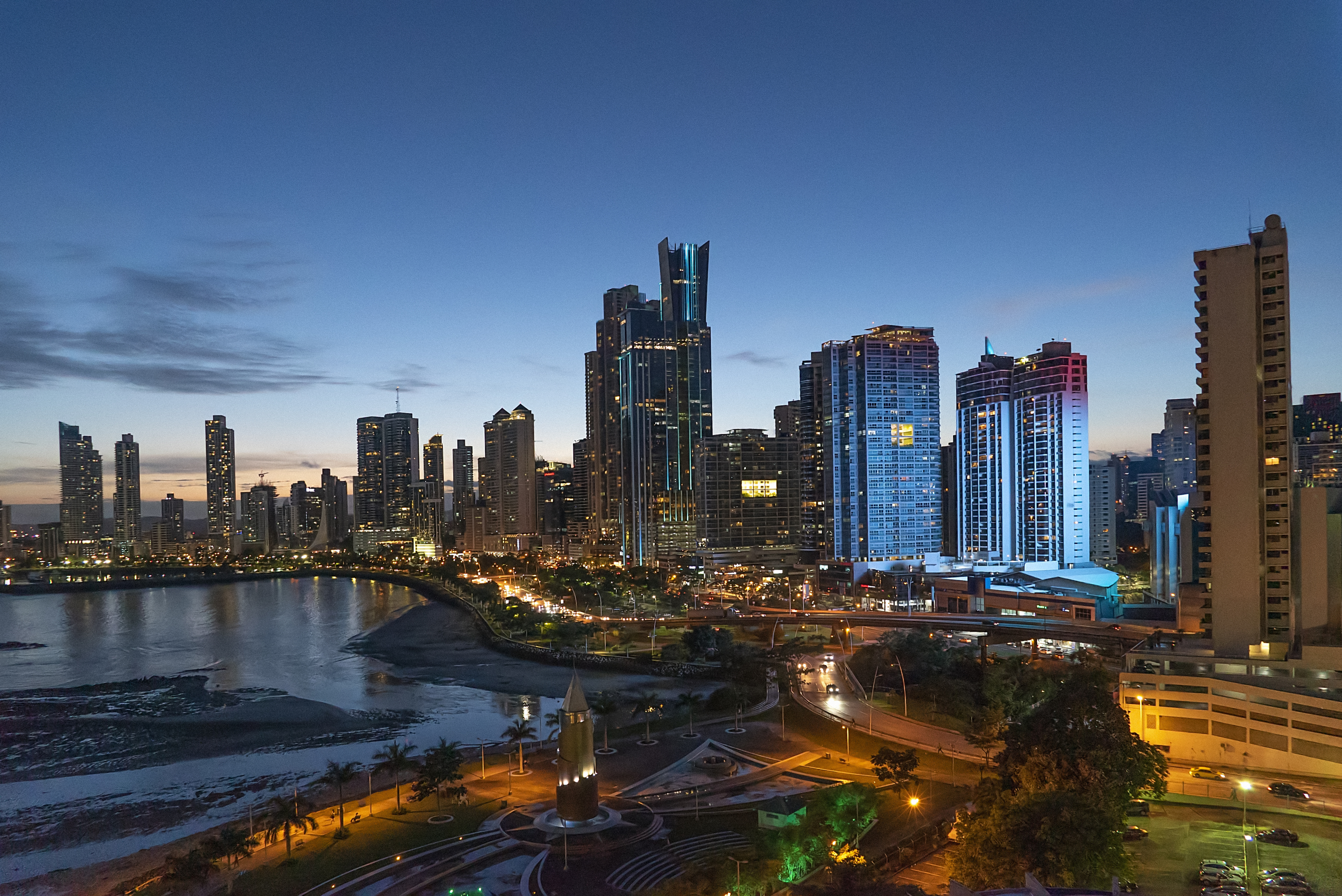 Cómo planear una boda destino en Panamá con after party móvil